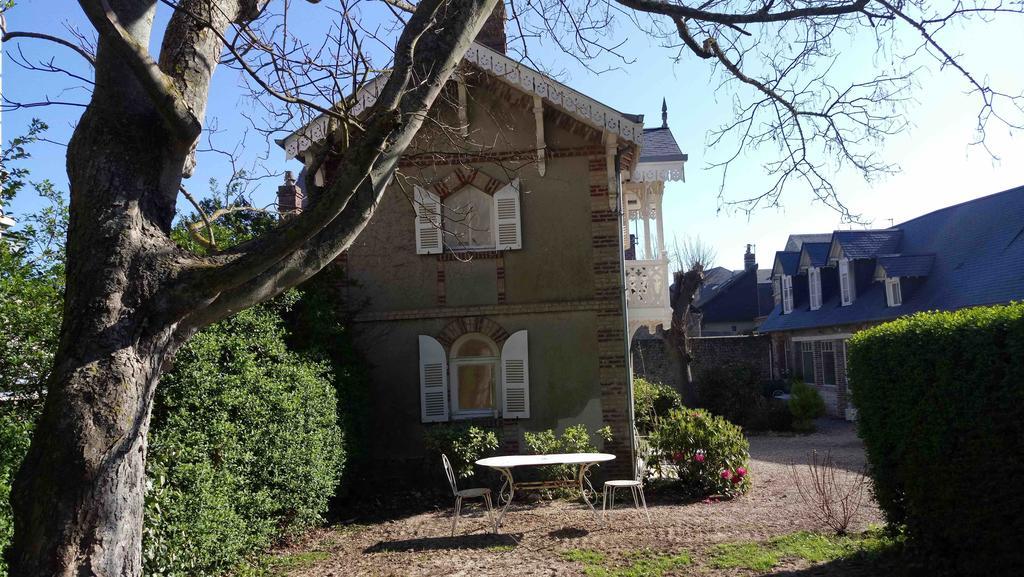 Les Graves Villa Villerville Luaran gambar